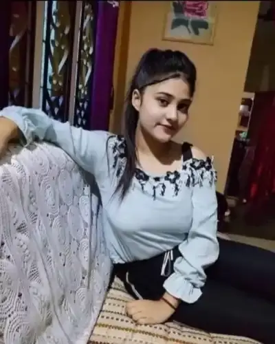 Call Girls Service in Juinagar
