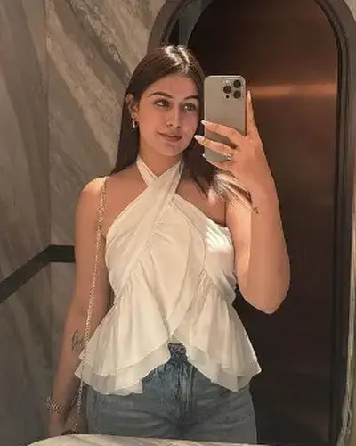 Call Girl Juinagar